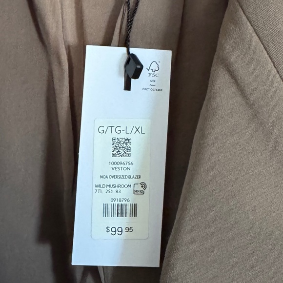 Dynamite- Noa Oversized Blazer - Picture 6 of 6